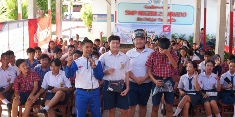 DAW Komitmen Edukasi Keselamatan Berkendara, Kini Giliran Siswa SMPN 2 Manado