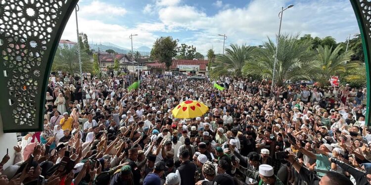 Ustad Abdul Somad Hadir di Kotamobagu, Masjid Al-Baitul Makmur jadi Lautan Manusia