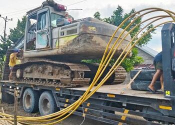 Dua unit alat berat jenis excavator berhasil diamankan oleh personel Dit Reskrimsus Polda Gorontalo beserta personel Polres Pohuwato di lokasi PETI Taluditi.
