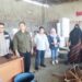 Sidak tim gabungan sejumlah instansi terkait di lingkungan Pemkab Bonbol serta aparat kepolisian pada sebuah pabrik illegal di Kawasan GORR Tapa, Bone Bolango, Jumat (8/5/2026). (Foto: Roy/Gorontalo Post).