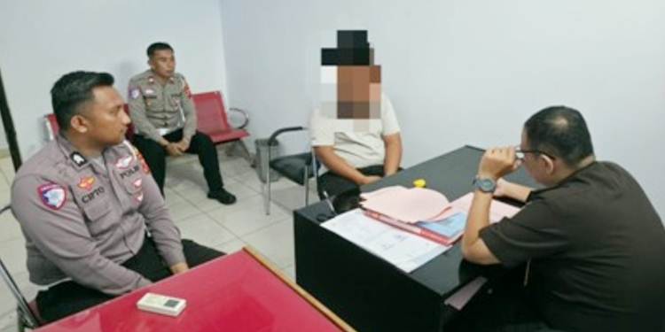 Penyerahan perkara dugaan kejahatan lalu lintas terkait truk ODOL oleh Satlantas Polres Gorontalo melalui Unit Gakkum ke Kejari Kabupaten Gorontalo, Selasa (19/05/2026).