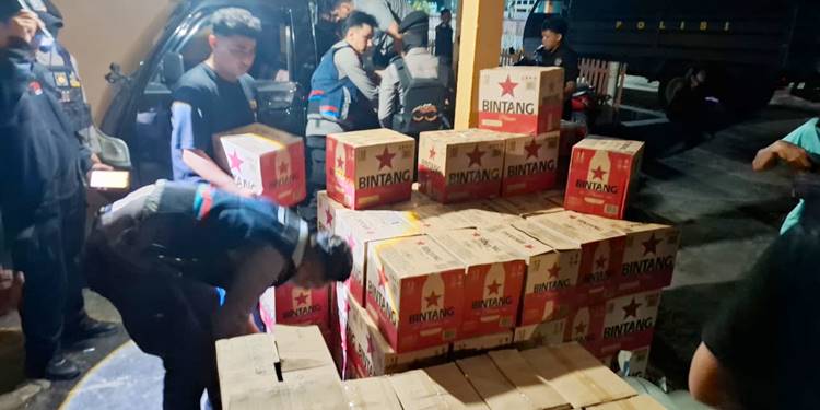 Puluhan karton miras jenis bir bintang diamankan polisi saat operasi pekat otanahan 2026.