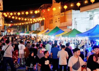 Suasana Street Food Kota Tua yang dilaksanakan Pemerintah Kota Gorontalo dipadati pengunjung, Sabtu (20/6/2026). (Foto: Thia Nasarudin)
