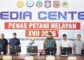 Gubernur Gusnar Ismail dan Wagub Idah Syahidah Rusli Habibie meninjau Media Center PENAS Petani Nelayan ke-XVII yang berada di kompleks GOR David-Tonny, Limboto, Ahad (14/6/2026). (Foto : Dok-Pemprov/valen)