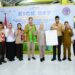 Wagub Idah Syahidah RH bersama Direktur Pemberdayaan Masyarakat dan Pelaku Usaha Pangan Olahan BPOM RI Agus Yudi Prayudanan, Kepala BPOM Gorontalo, Kepala Dinas Kesehatan, serta Kwarda Gorontalo hadir pada pelaksanaan Kick off Uji Keamanan Pangan Jajanan Sekolah di MIN 1 Kota Gorontalo, Selasa (9/6). (Foto – Fadly/Diskominfotik)