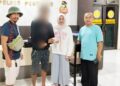 Pria yang terekam CCTV mencuri dompet saat mengembalikan dompet curiannya kepada pemiliknya, di Polres Pohuwato.