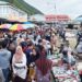 TETAP RAMAI - Suasana pelelangan ikan di Kota Gorontalo yang selalu ramai kendati harga ikan mengalami fluktuasi lantaran cuaca buruk. (Foto: dok/ gorontalopost)