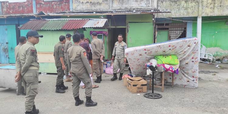 Salah satu petak di lokasi eks Terminal 42 Andalas Kota Gorontalo yang dijadikan tempat esek-esek ditutup Pemkot Gorontalo.