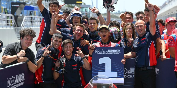 Pebalap Binaan Astra Honda Cetak Sejarah, Ramadhipa Terkencang di Moto3 Estoril
