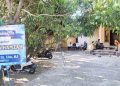 IN MEMORIAM - Rumah dumah duka alm Irwan Hamzah yang mulai dipadati pelayat, Senin (29/6) kemarin(foto: rendy.w.f /gorontalo post)