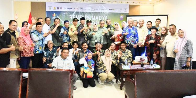 Foto bersama usai Rembug Madya KTNA di Hotel Elizabeth Limboto, Kabupaten Gorontalo, Kamis (18/6/2026). (Foto : Haris)