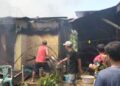 Satu unit rumah permanen milik warga yang ada di Desa Pilolalenga, Kecamatan Dungaliyo, Kabupaten Gorontalo, dilalap si jago merah pada