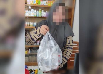 Satu-satunnya Apotik di Kota Gorontalo yang memiliki stok NaCl dengan Harga tiga kali lipat. (Foto: Roy/Gorontalo Post)
