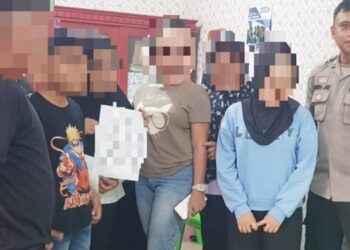 Mediasi yang dilakukan Bhabinkamtibmas untuk menyelesaikan isu hoaks terkait pelecehan seksual.