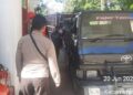 Pengawasan dilakukan oleh anggota Polri di lokasi SPBU Anggrek, guna mengantisipasi terjadinya gangguan Kamtibmas.