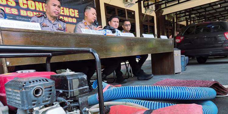 Barang bukti yang berhasil di amankan jajaran Polres Bone Bolango dilokasi tambang ilegal di Desa Bonedaa, Kecamatan Suwawa Selatan. Kabupaten Bone Bolango. Foto: Natharahman/ Gorontalo Post