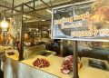 DISUBSIDI - Harga daging sapi di Pasar Sentral Gorontalo disubsidi pemerintah, dari harga normal Rp 150 ribu/kg, menjadi Rp 135 ribu/kg. (foto: jitro paputungan / gorontalo post)