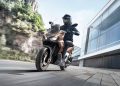 Angin Kencang, Tetap Cari Aman!, Honda Tips Berkendara Motor agar Tetap Stabil di Jalan