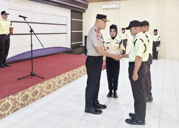 Dir Binmas Polda Gorontalo, Kombes Pol. Imet Chaeruddin Tamsil,S.I.K.,M.M. saat membuka pelaksanaan Diksar Satpam, yang berlangsung di Mess Haji, Kota Gorontalo.