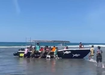 11 WNA Ditemukan Selamat, Satu Awak Kapal Masih Hilang di Teluk Tomini