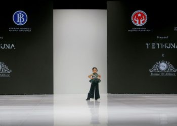 Arraya Naladhipa Ismail, Model Cilik asal Gorontalo Memukau di Indonesia Fashion Week 2026
