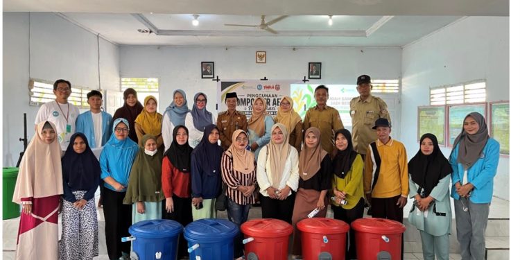 Warga Bulota Dilatih Olah Sampah Organik dengan Komposter Aerob, Poltekkes Kemenkes Gorontalo Dorong Pengelolaan Sampah Berbasis Masyarakat