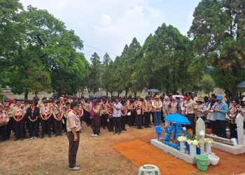 Pramuka Gorontalo Ziarah ke Makam Rachmat Gobel, Menjaga Api Keteladanan Sang Tokoh