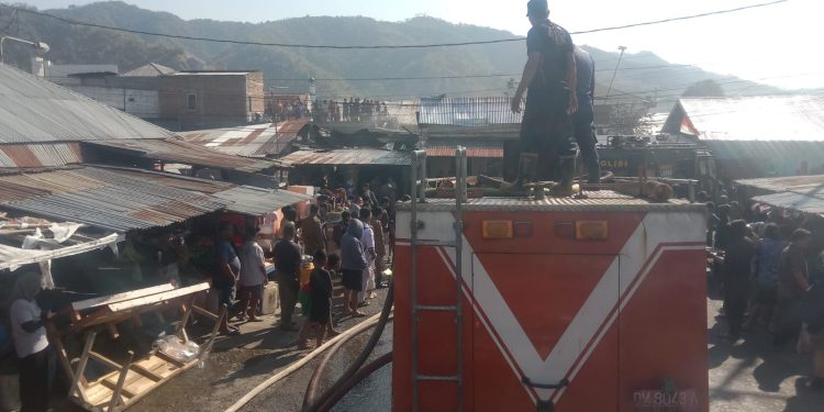 Kebakaran Mengamuk di Biawu, Tiga Rumah Ludes dan Satu Rusak