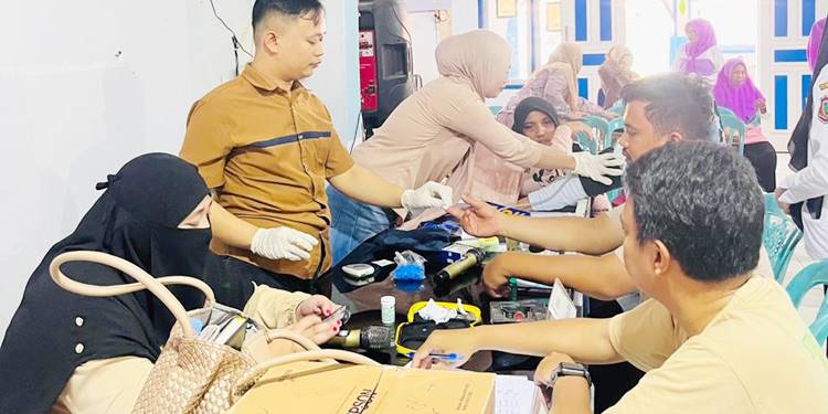 Poltekkes Kemenkes Perkuat Peran Kader Desa Bunggalo Kendalikan Diabetes Melitus