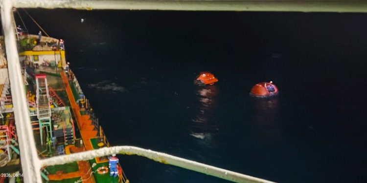 Kapal Pertamina Patra Niaga Bantu Selamatkan 16 Korban KMP Virgo Transport 08
