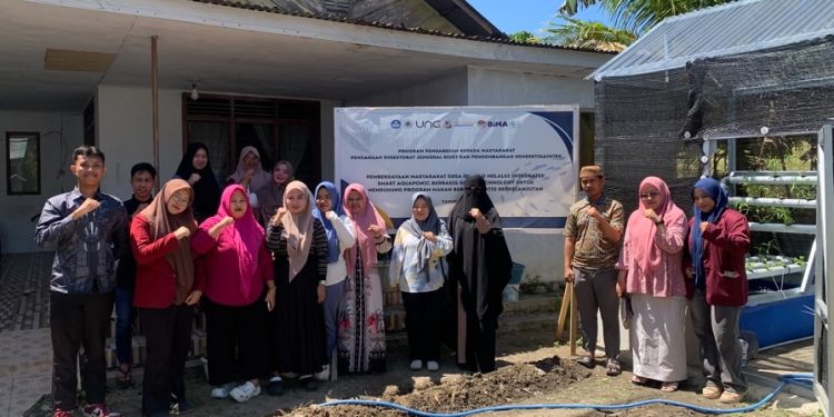Pemberdayaan Masyarakat Desa Ombulo: Integrated Smart Aquaponic Berbasis Green Technology Dukung Program MBG