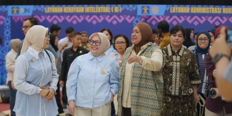 Bersama SERUNI KMP, Idayanti Pandan Supratman Support Pameran UMKM dan Layanan Hukum di Gorontalo