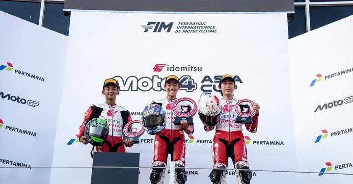 Start dari Pole, Bintang Pranata Guncang Mandalika! Podium Kedua di Moto4 Asia Cup