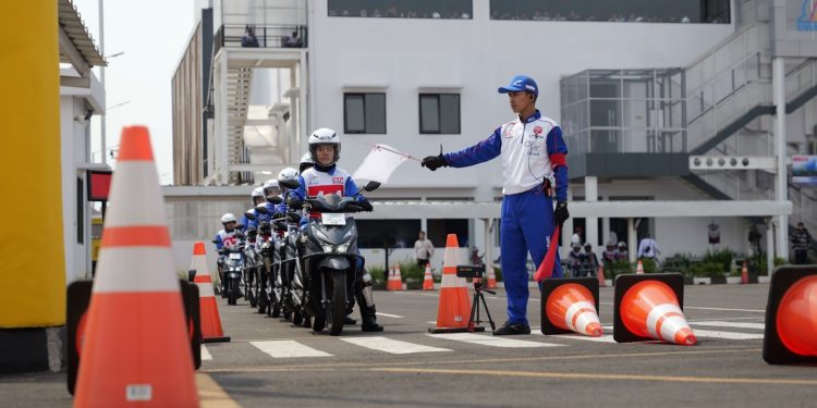 AHM Cari Aman Academy, Anak Muda Jadi Penggerak Keselamatan di Jalan