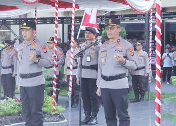 Irjen Pol. Nurworo Terima Pataka Polda Gorontalo